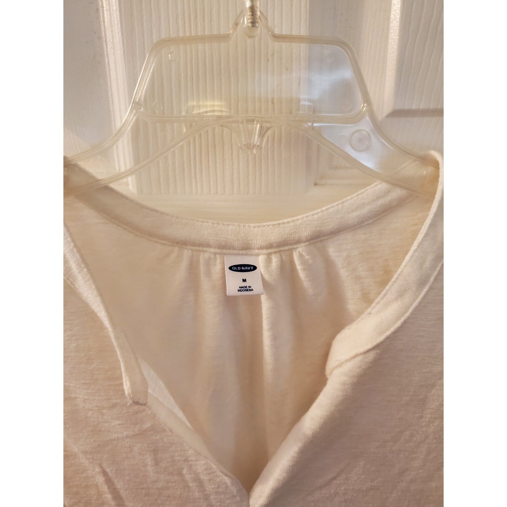 Old Navy sz M NWT Tank Top Split Neck Cream Color basic layer casual summer - Picture 2 of 5